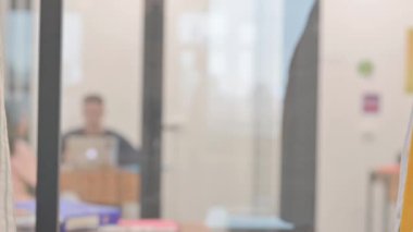 elinde para alışverişi yakın çekim