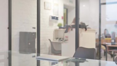 Yaratıcı Genç Adam Sabah Ofisi