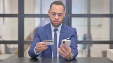 Çevrimiçi Bankacılık Akıllı Telefon: Karışık Yarış İşadamı, Alışveriş