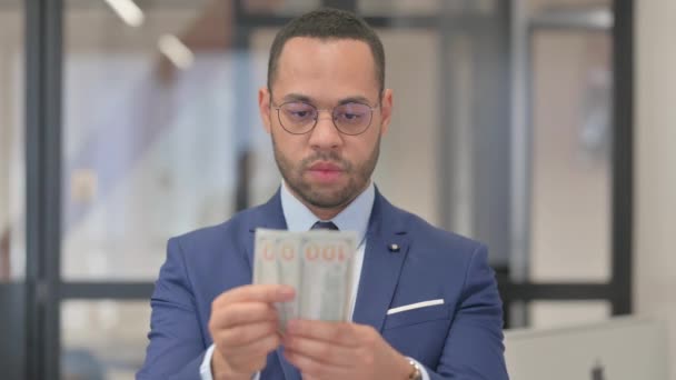 Portrait Mixed Race Businessman Counting Money — Stock Video