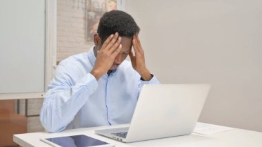 Afrikalı İşadamı İş Başı Ağrısı çekiyor