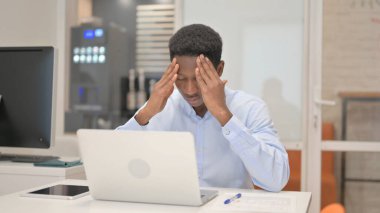 Afrikalı İşadamı İş Başı Ağrısı çekiyor