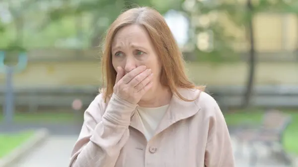 Sick Senior Old Woman Coughing Outdoor — Stock Photo, Image