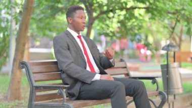 Hasta Afrikalı İşadamı Park 'ta Öksürüyor