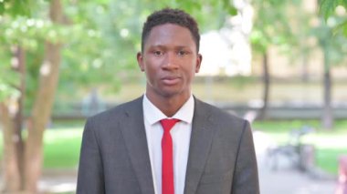 Afrikalı İşadamı Açık Hava 'dan Başparmak