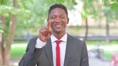 Afrikalı İşadamı Açık Hava 'nın İşaret Hareketi