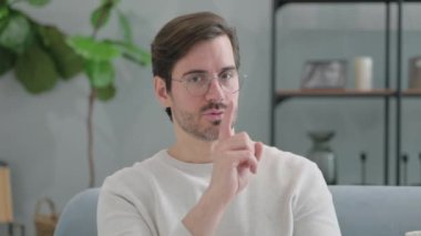 Sessizlik Lütfen, Yaşlı Adam Açık Hava 'dan bir jest