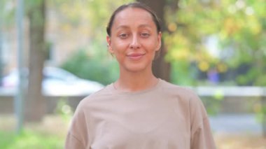 Dışarıda Başparmakları Kalmış Yaşlı Adam 'ın Portresi