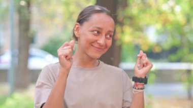 Gülümseyen yaşlı adamın portresi