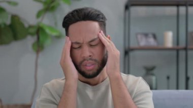 Evinde Baş Ağrısı Olan İspanyol Adamın Portresi