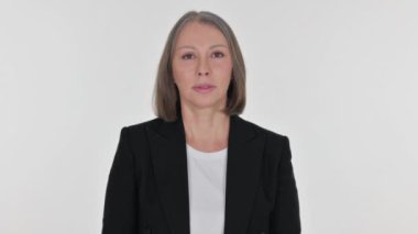 Beyaz Arkaplanda Ciddi Kıdemli İş Kadını