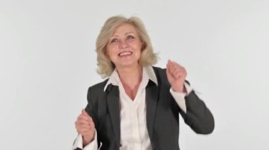 Beyaz Arkaplanda Dans Eden Kıdemli İş Kadını