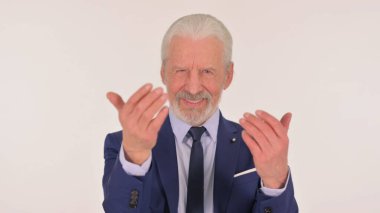 Kıdemli İşadamı Beyaz Geçmişe İnsanları Davet Ediyor