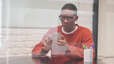 Çalışma Alanında Ticaret Kaybı Olan Afrikalı Adam