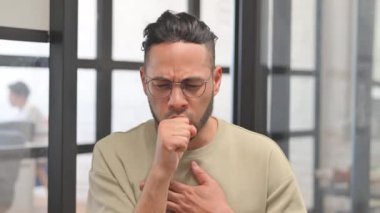 Öksüren İspanyol İşadamı 'nın portresi kendini kötü hissediyor.