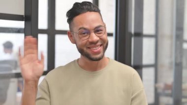 Video Sohbeti Yapan İspanyol İş Adamının Webcam Görünümü