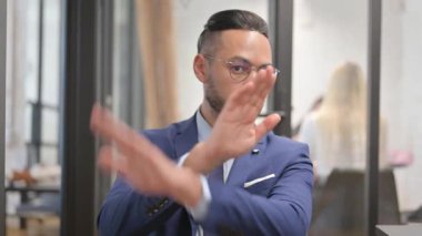 Memnun Olmayan İspanyol İşadamı 'nın Reddedilen Hareketli Portresi