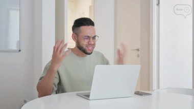 Hüsrana uğramış Orta Çağ Adamı Çalışma Alanında Gerginlik Duyuyor