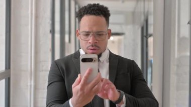 İspanyol İşadamı 'nın Portresi Telefondaki Kaybından Şok Oldu