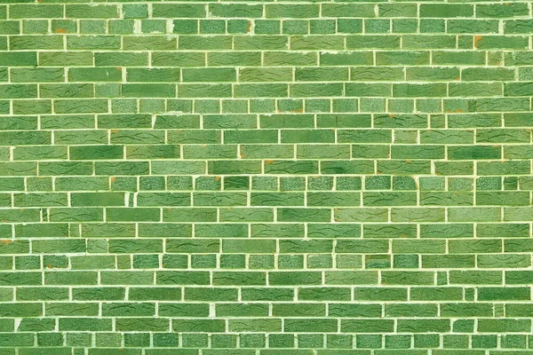 Кирпичная Стена Необычными Зелеными Кирпичами Цельного Зеленого Кирпича Разбитого Зеленого — стоковое фото