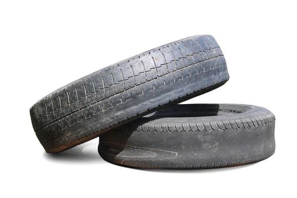 旧的磨损轮胎在白色背景下隔离 如轮胎损坏的模式 用于轮胎商店或汽车轮胎商店的广告 — 图库照片