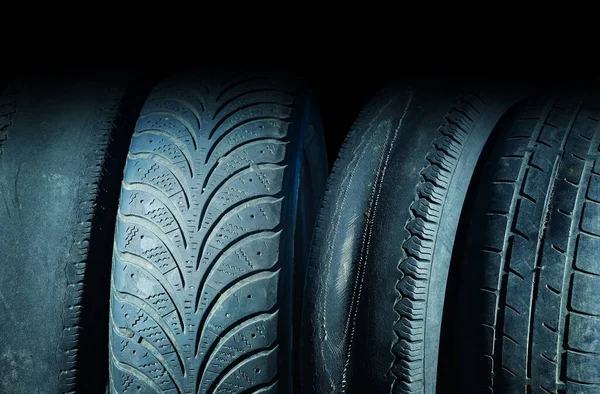 Viejos Neumáticos Dañados Desgastados Como Patrón Neumático Dañado Para Publicidad — Foto de Stock