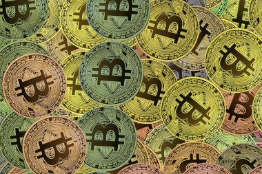 Bitcoin 'lerin zenginliğinin sembolü olarak altın bitcoin' lerin arka planındaki diğer bitcoin 'lerin yanında yuvarlak bitcoin' ler