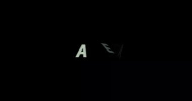 Siyah arkaplandaki alan metin animasyonu. Modern metin animasyonu, yazılan alan