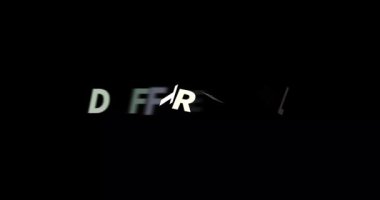 Siyah arkaplanda farklı metin animasyonu. Modern metin animasyonu, farklı yazılmış