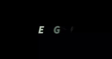 Siyah arkaplanda metin animasyonunu çalıştır. Modern metin canlandırması, yazıldı Bağlantı