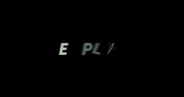 Siyah arkaplanda metin animasyonunu patlat. Modern metin animasyonu, yazılı Patlama