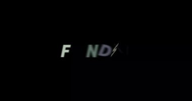 Siyah arkaplan üzerine metin animasyonu finanse ediliyor. Modern metin animasyonu, yazılı kaynak