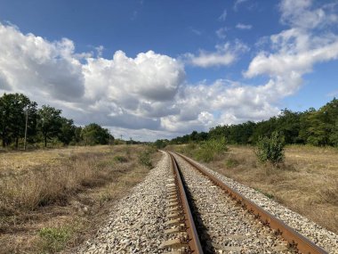 Kırsal bir demiryolu pisti