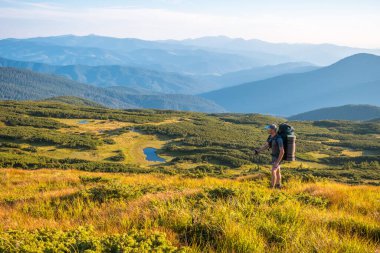 Dağlarda gezgin, Yaz Tatra Dağları manzarası