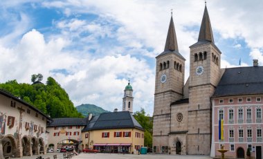 Berchtesgaden, Almanya 'nın Yukarı Bavyera bölgesindeki Berchtesgadener Toprakları' nın ünlü tarihi kenti.
