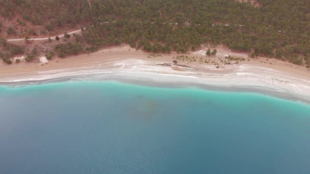 トルコのソーダ湖サルダの空中ビュー — ストック動画