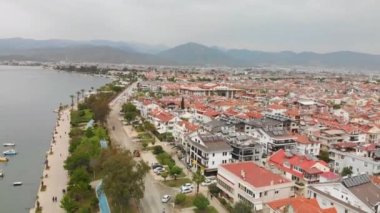 Fethiye 'ye hava aracı görüntüsü. Sur, deniz ve şehir merkezleri..