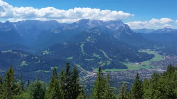 Aerial Garmisch Partenkirchen Bavarian Village Alps Mountains Summer Time Long — Stockvideo