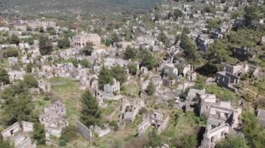 Hava aracı görüntüsü dünyaca ünlü hayalet şehir Kayakoy Olludeniz Fethiye yakınlarındaki.