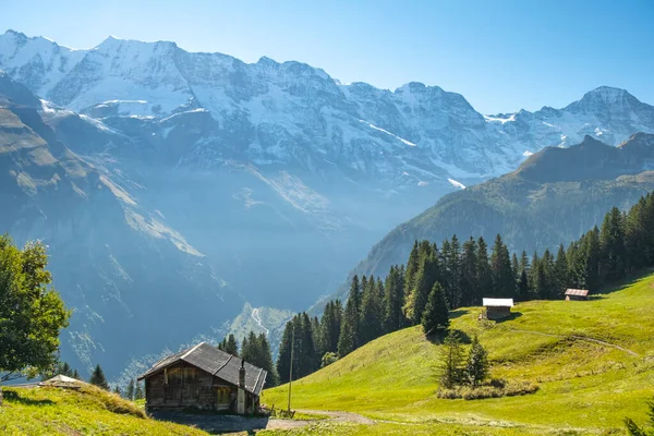 Valley Lauterbrunnen Sviçre Deki Inanılmaz Turistik Dağ Köyü — Stok fotoğraf