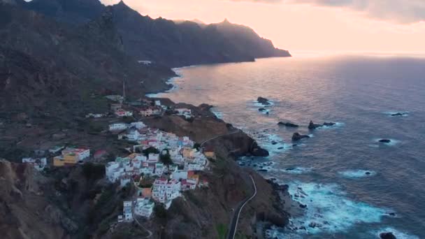 Повітряний Вид Драматичне Узбережжя Атлантичного Океану Аназі Круті Скелі Невеликі — стокове відео
