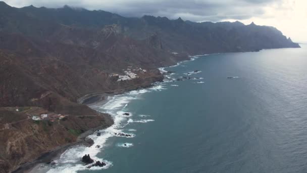 Anaga Nın Dramatik Atlantik Okyanusu Kıyı Şeridi Sarp Kayalıklar Küçük — Stok video