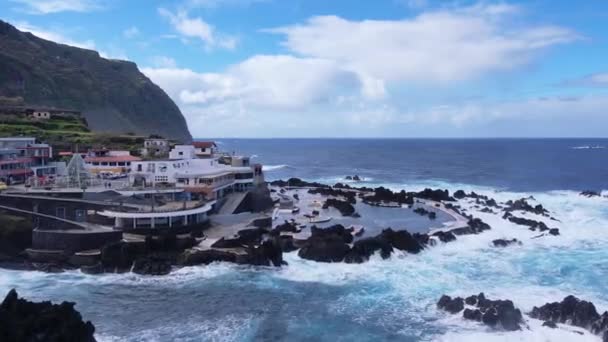 Вид Воздуха Порто Мониз Мадейру Бассейны Натуральной Лавы Океан Маленький — стоковое видео