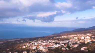 Tenerife adası şehirleri Chio renkli şehirler, insansız hava araçlarını takip ediyorlar.