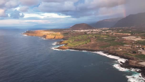 Tenerife加那利岛西班牙海洋和海岸上空的空中落日灯 — 图库视频影像