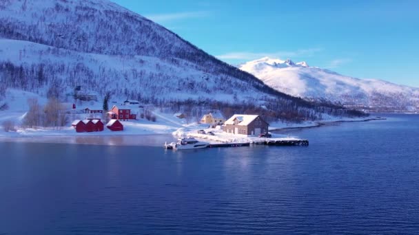 Χιόνι Κάλυψε Ψαροχώρι Στην Ακτογραμμή Χειμώνα Νορβηγία Γύρω Από Την — Αρχείο Βίντεο