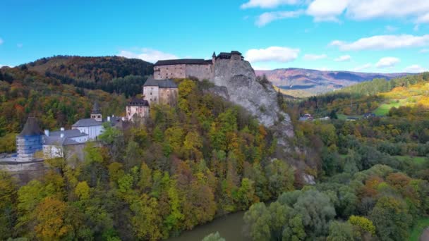 Castello Orava Oravsky Hrad Slovacchia Alta Ripida Scogliera Medievale Lungo — Video Stock