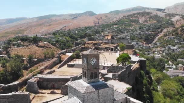Drohnenaufnahme Der Mittelalterlichen Burg Und Stadt Gjirokastra Albanien — Stockvideo