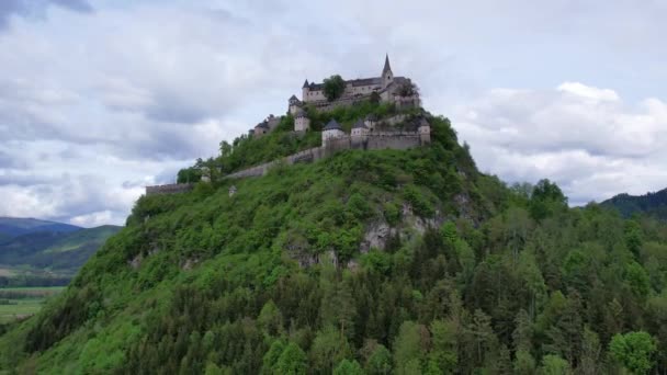 Yaz Yağmurlu Bir Günde Avusturya Kırsalının Hava Manzarası Yeşil Alanlar — Stok video