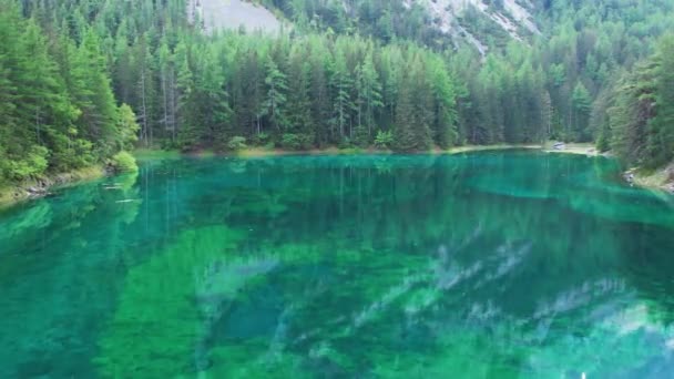 Luchtfoto Van Gruner See Prachtig Groen Alpenmeer Met Kristalhelder Water — Stockvideo